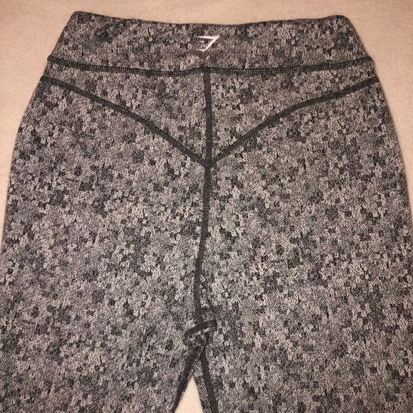 Gymshark grey Fleur Texture size small - Picture 4 of 5